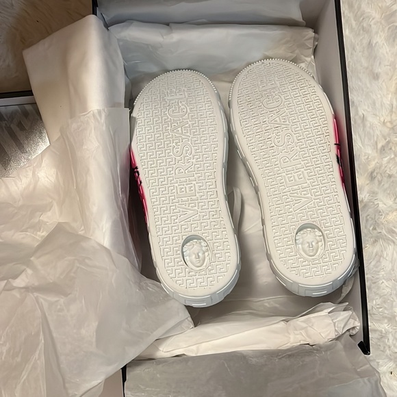 VERSACE GRECA MEDUSA TAG SNEAKERS - Picture 5 of 5